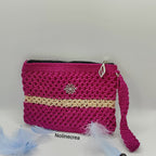 Petite pochette rose avec une pointe de beige, au crochet
