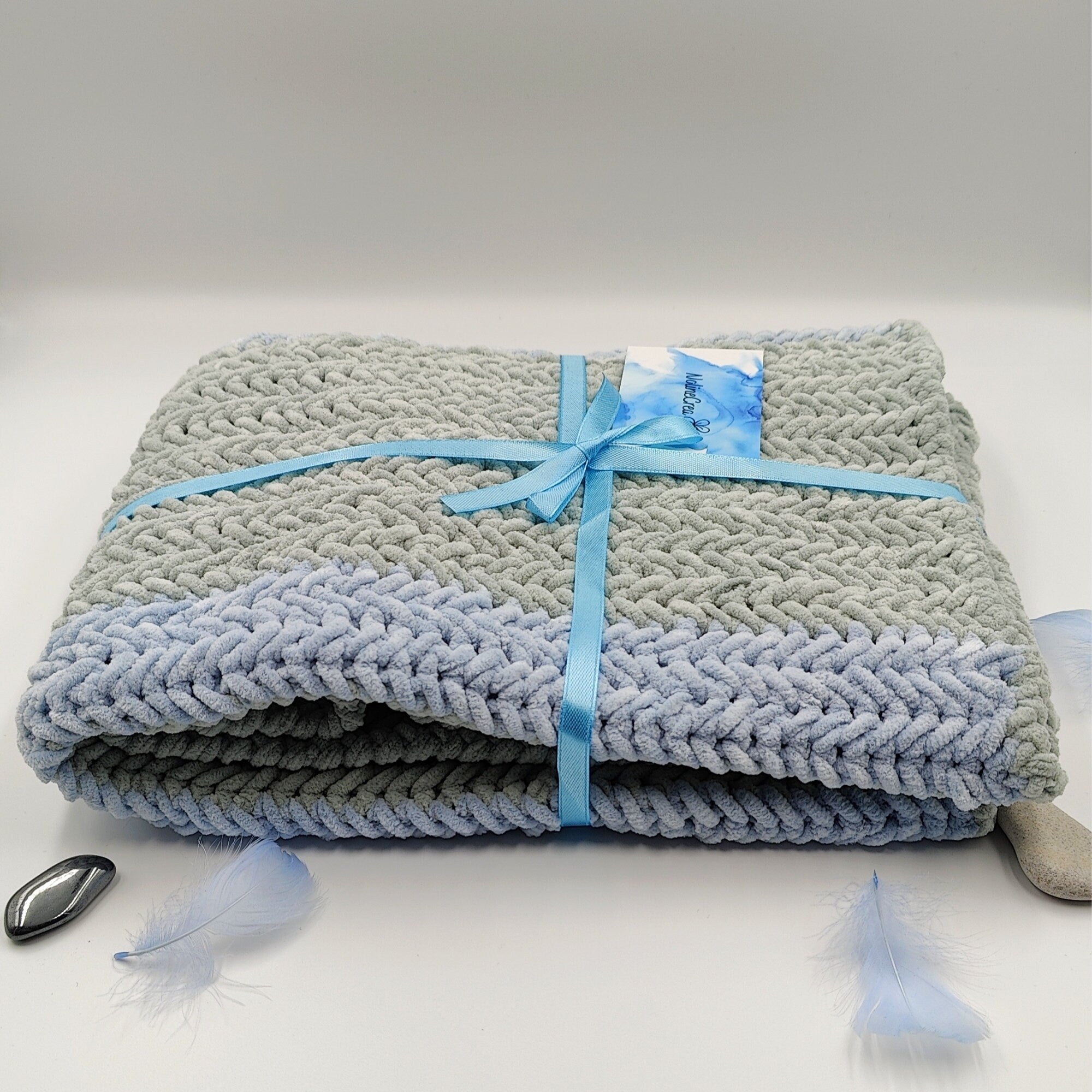 Couverture bébé bicolore fait en point chevron 