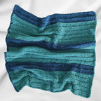 Plaid bébé au crochet couleur bicolore bleu et vert