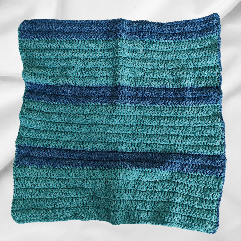 plaid bicolore au crochet couleur bleu et vert