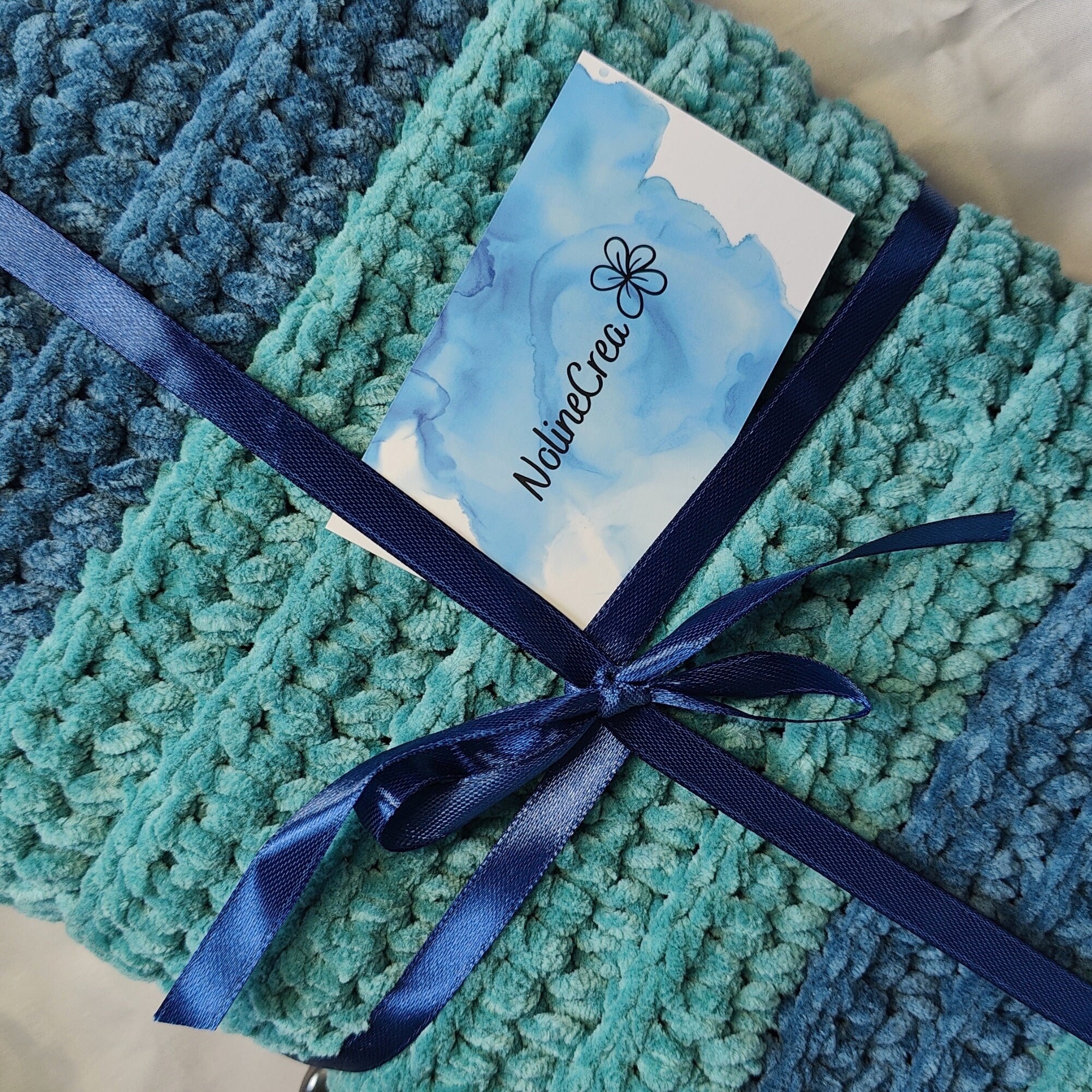 Plaid bébé au crochet bicolore bleu et vert
