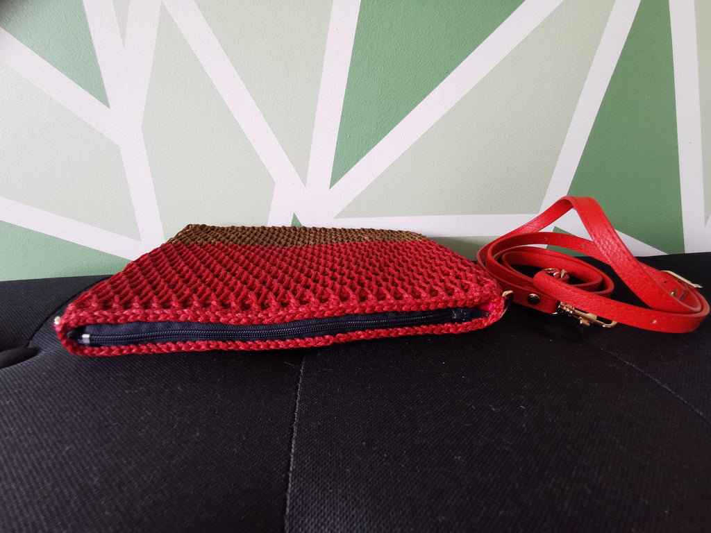 Pochette fait main au crochet, effet 3D, pochette rouge et couleur moutarde avec bandouilère rouge