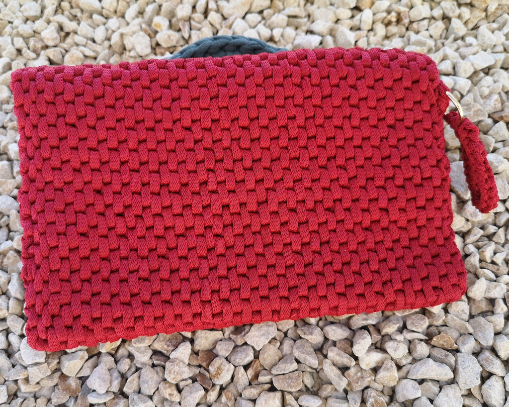 Petite pochette soirée fait au crochet rouge 
