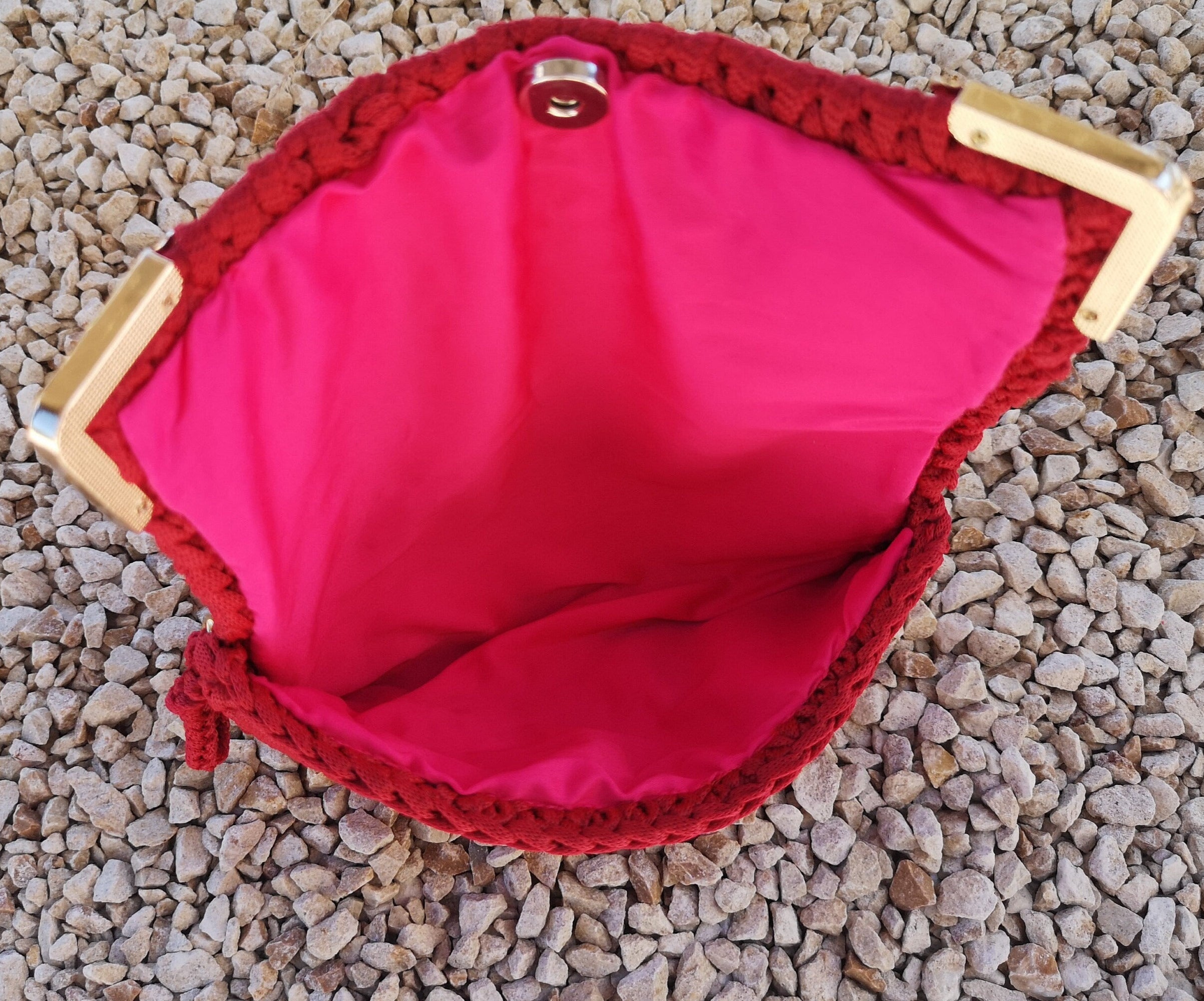 Petite pochette soirée fait au crochet rouge 