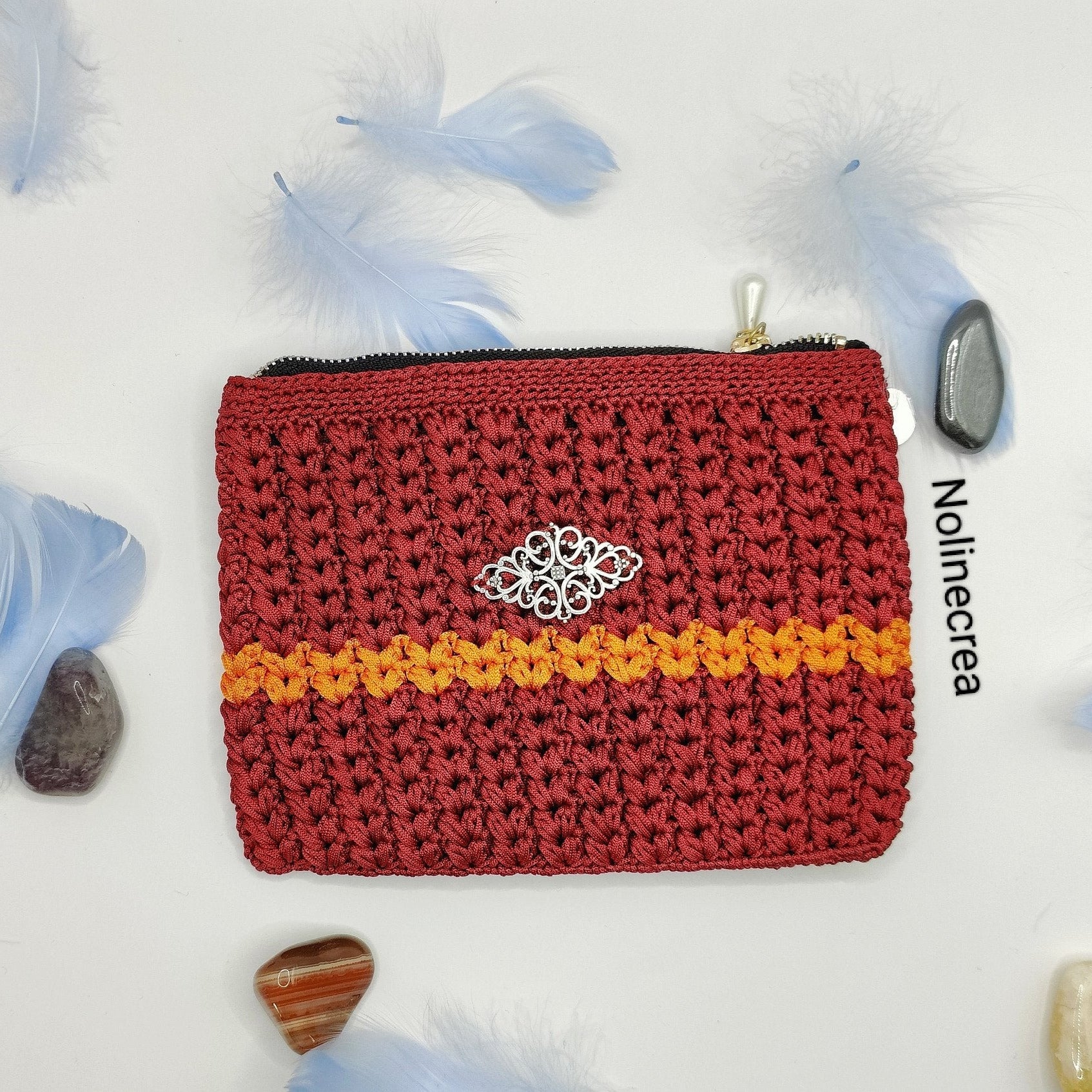 pochette rouge et orange au crochet
