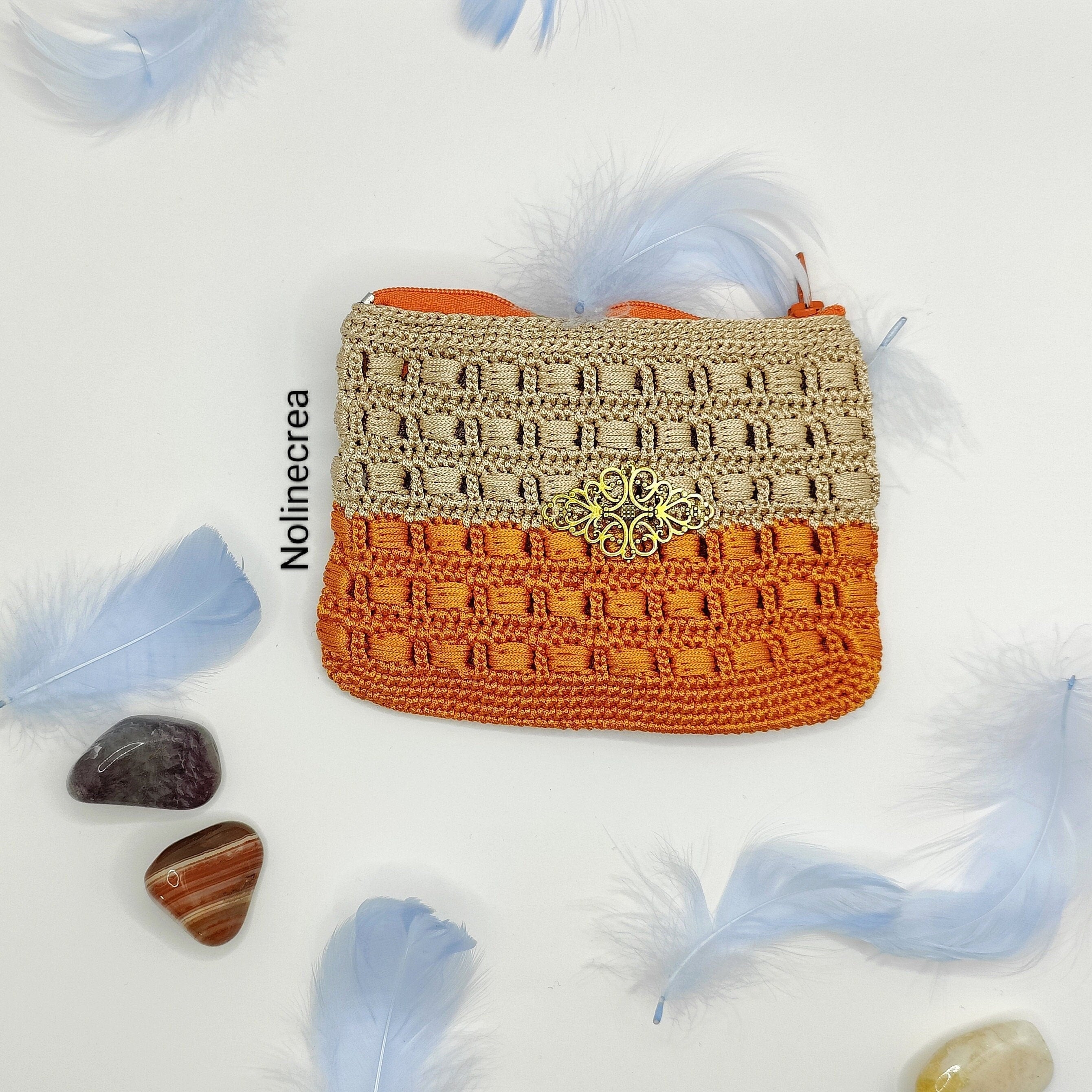 Petit porte monnaie beige et orange fait main au crochet