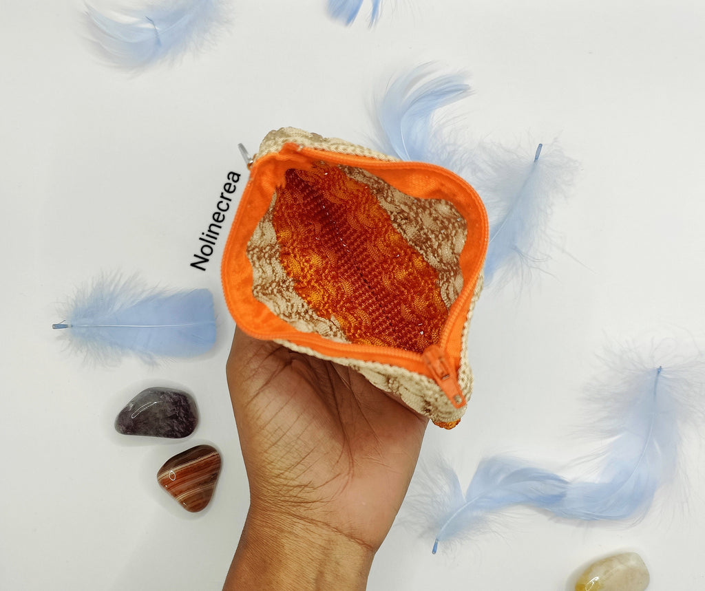 Petit porte monnaie beige et orange fait main au crochet