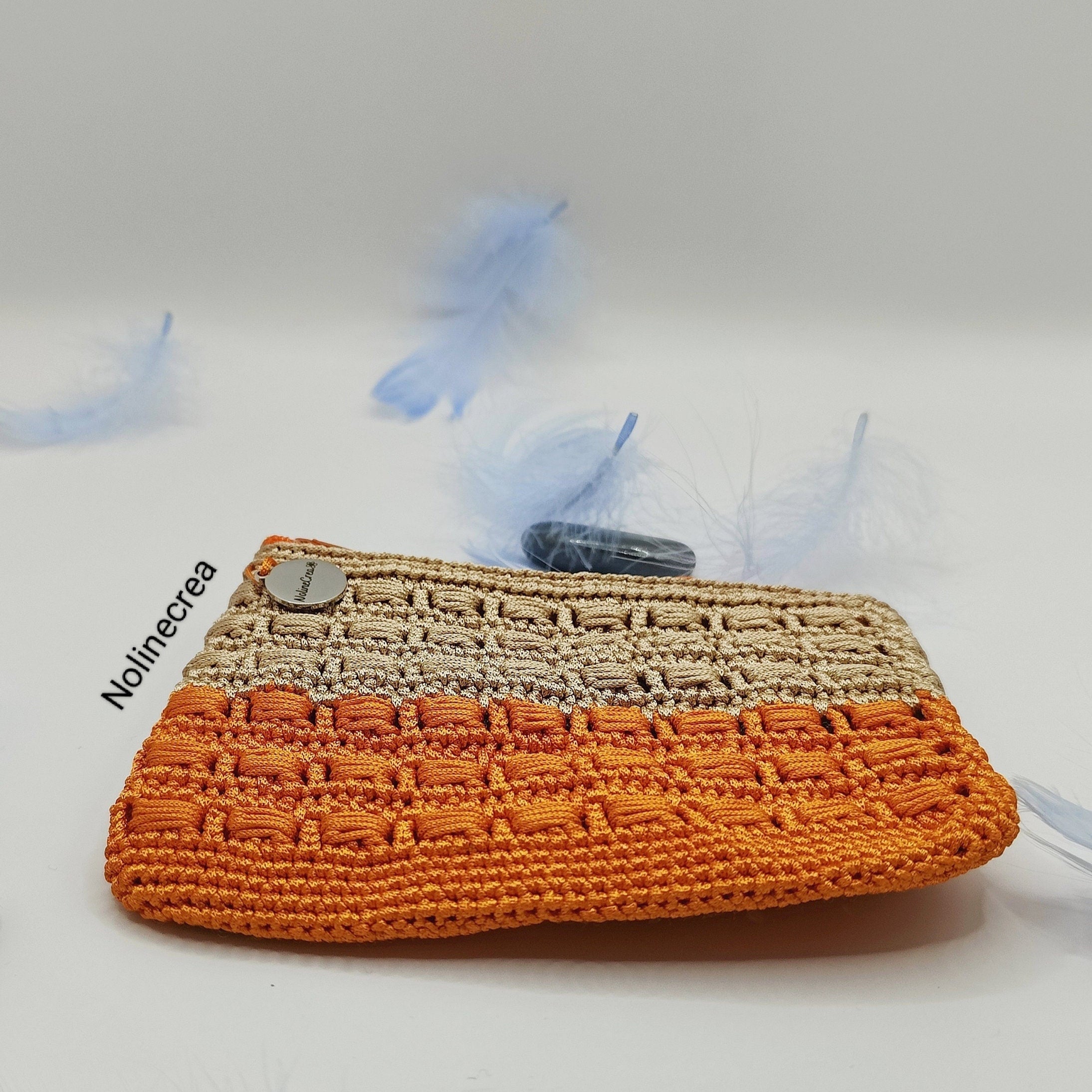 Petit porte monnaie beige et orange fait main au crochet