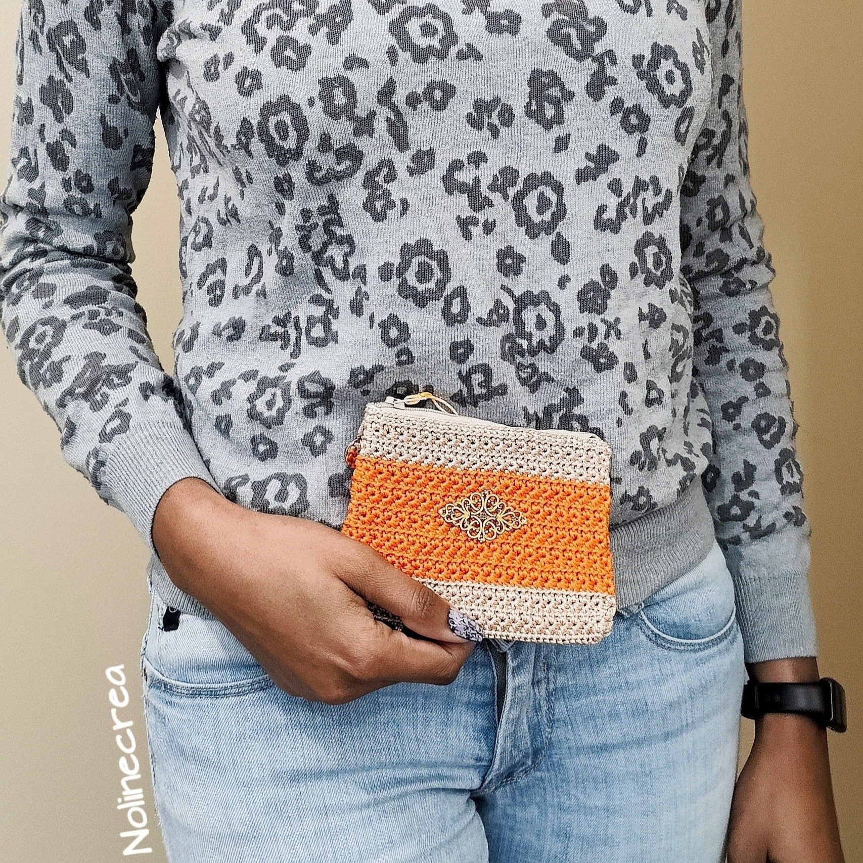 Petit porte monnaie fait main au crochet beige et orange avec frange jaune