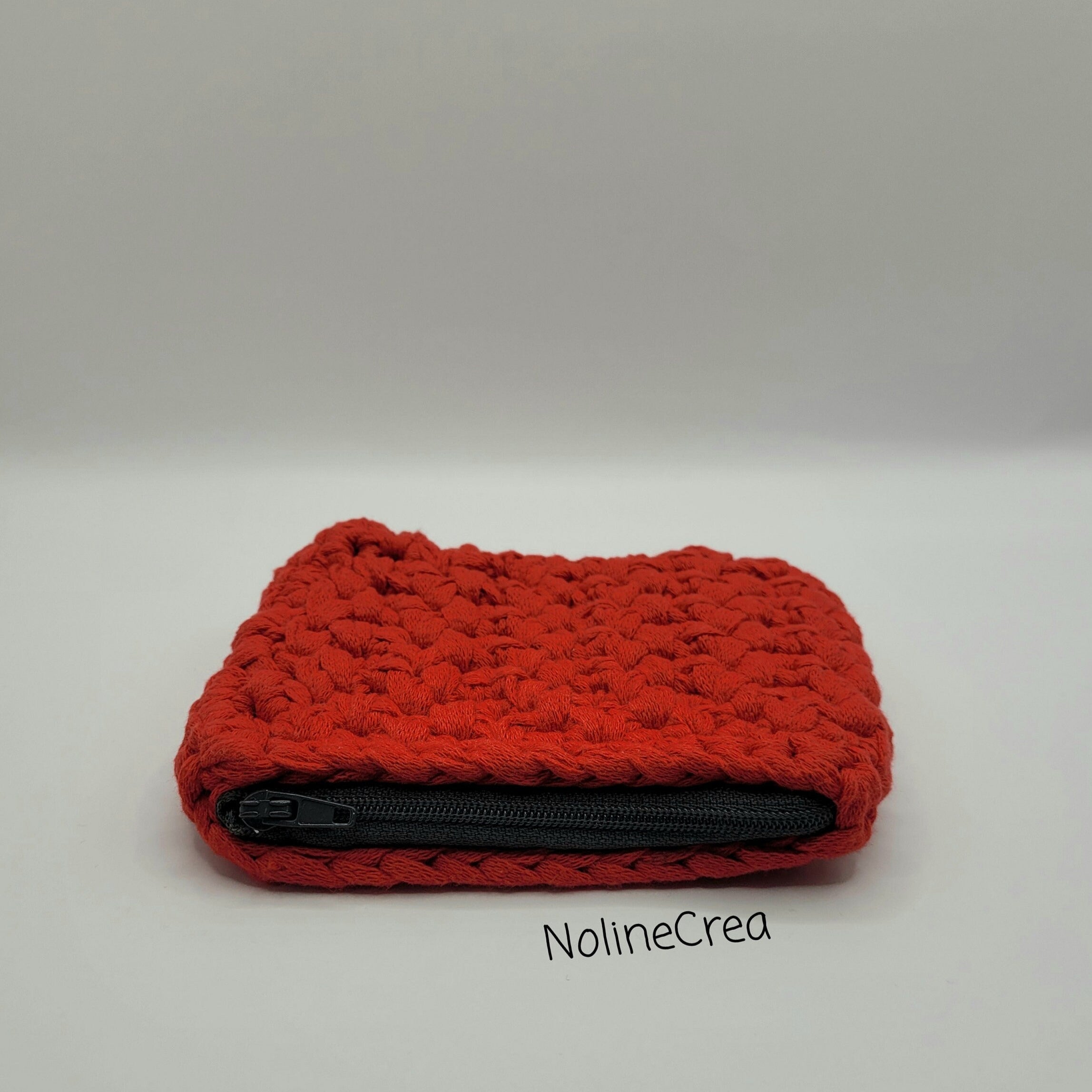 Petit porte monnaie fait main au crochet fil ruban rouge