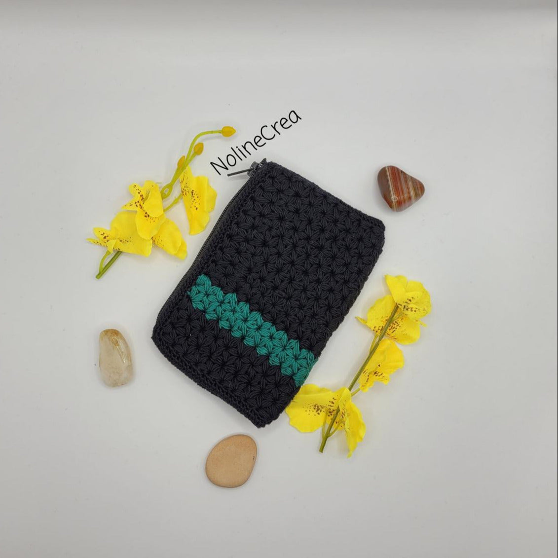 porte monnaie crochet point jasmin noir et beige