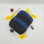 pot au crochet noir et bleu
