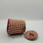 Petit pot au crochet rose poudrée avec couvercle pour rangement coton tiges ou autres