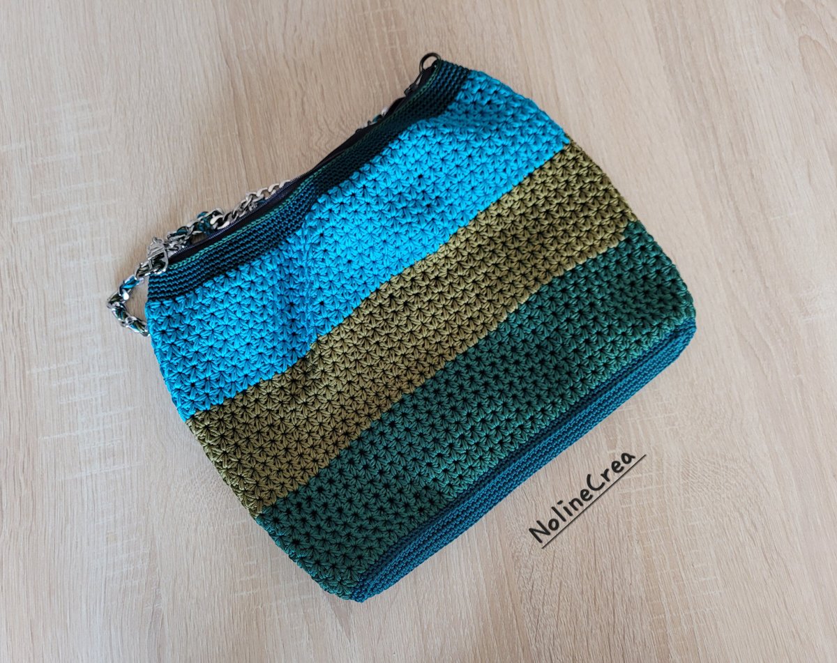 Sac à main vert clair, vert foncer et bleu fait au crochet