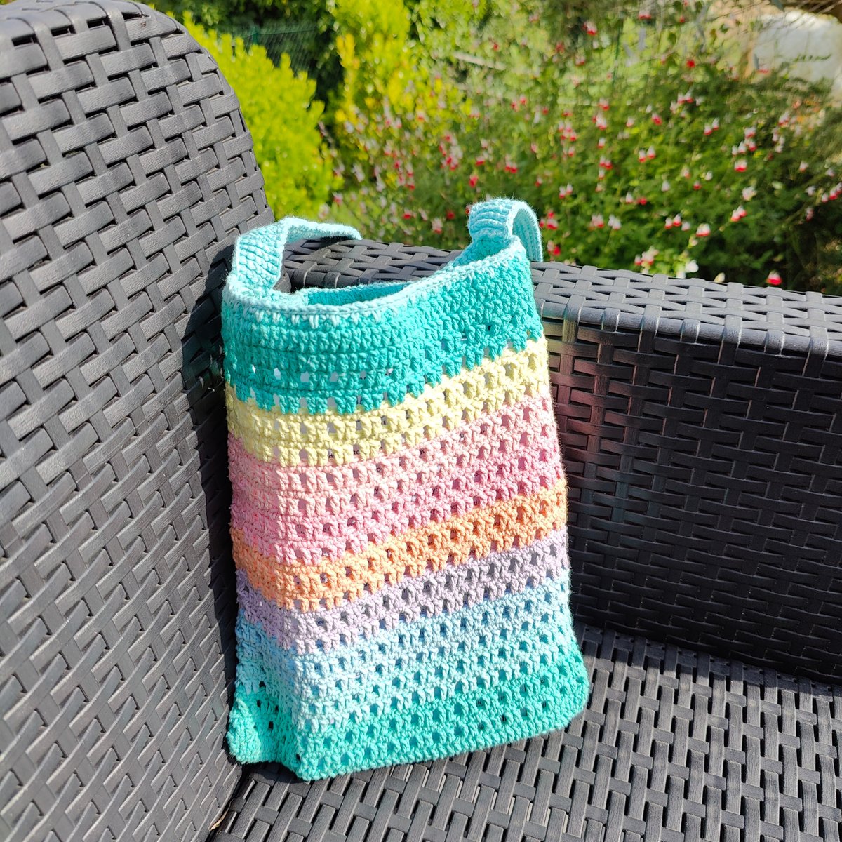 Totebag arc-en-ciel fait main au crochet